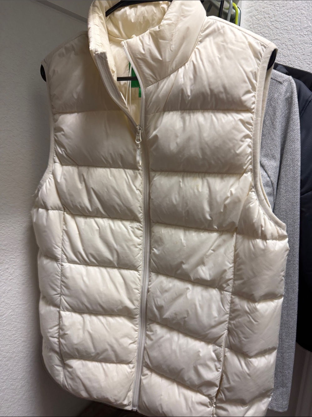 dip Cream Puffer Vest